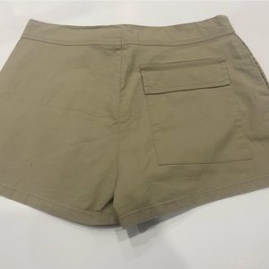 Club Monaco shorts